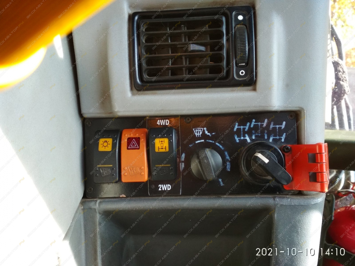 JCB 4CX [10]
