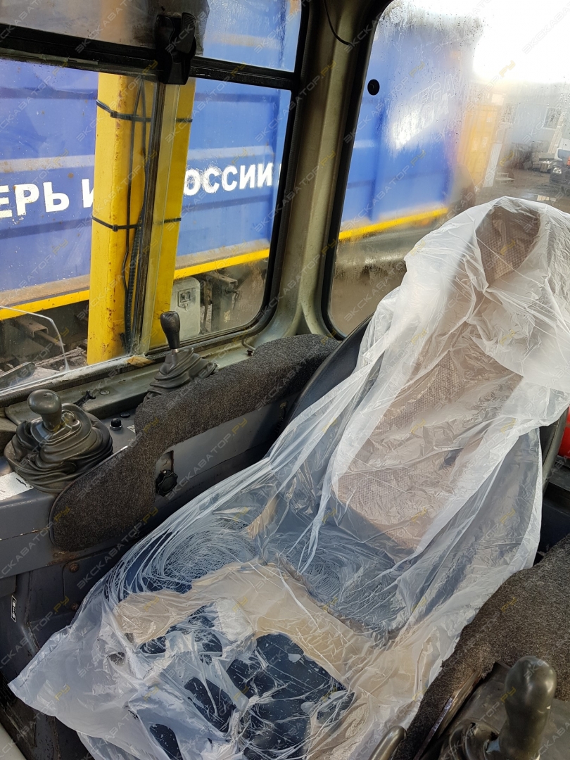 Komatsu D65E-12 [3]