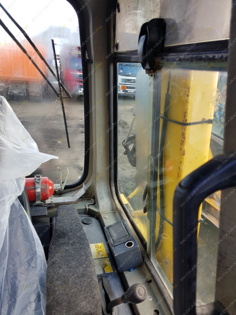 Komatsu D65E-12 [4]