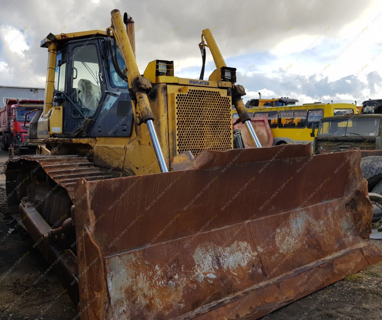 Komatsu D65E-12 [1]