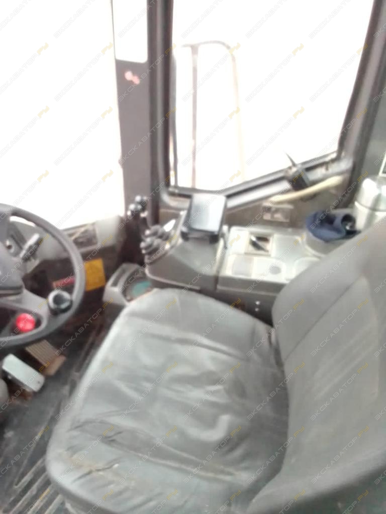 Hitachi ZW 370-G [8]