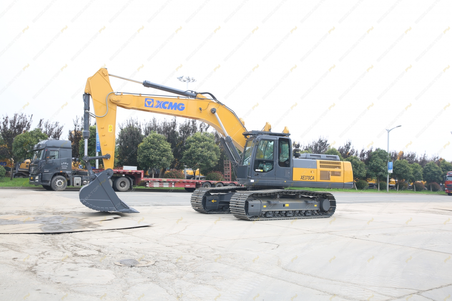 XCMG XE370CA [2]