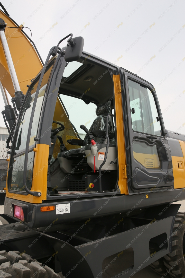 XCMG XE210WB [6]