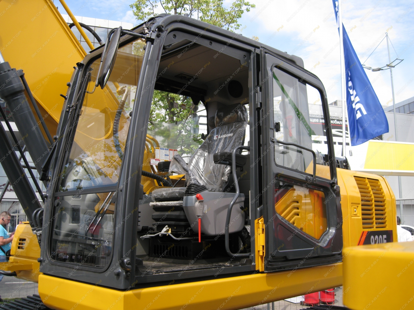 LiuGong CLG 920E [7]