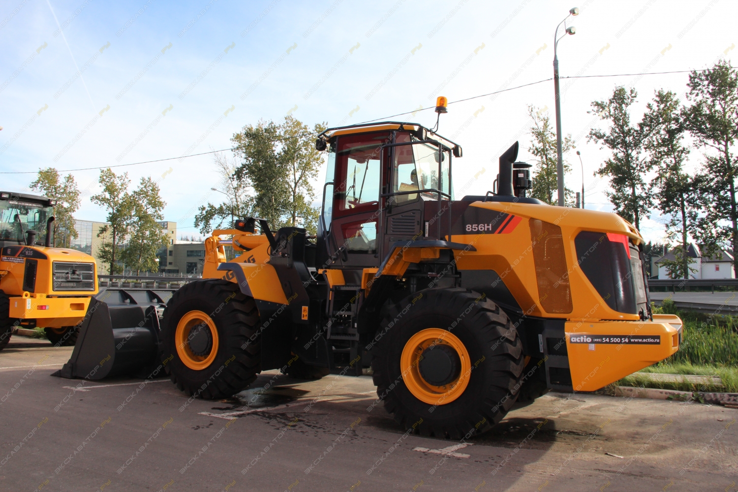 LiuGong CLG856H [2]