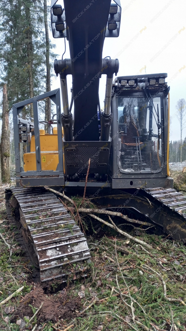 EC220DL [6]