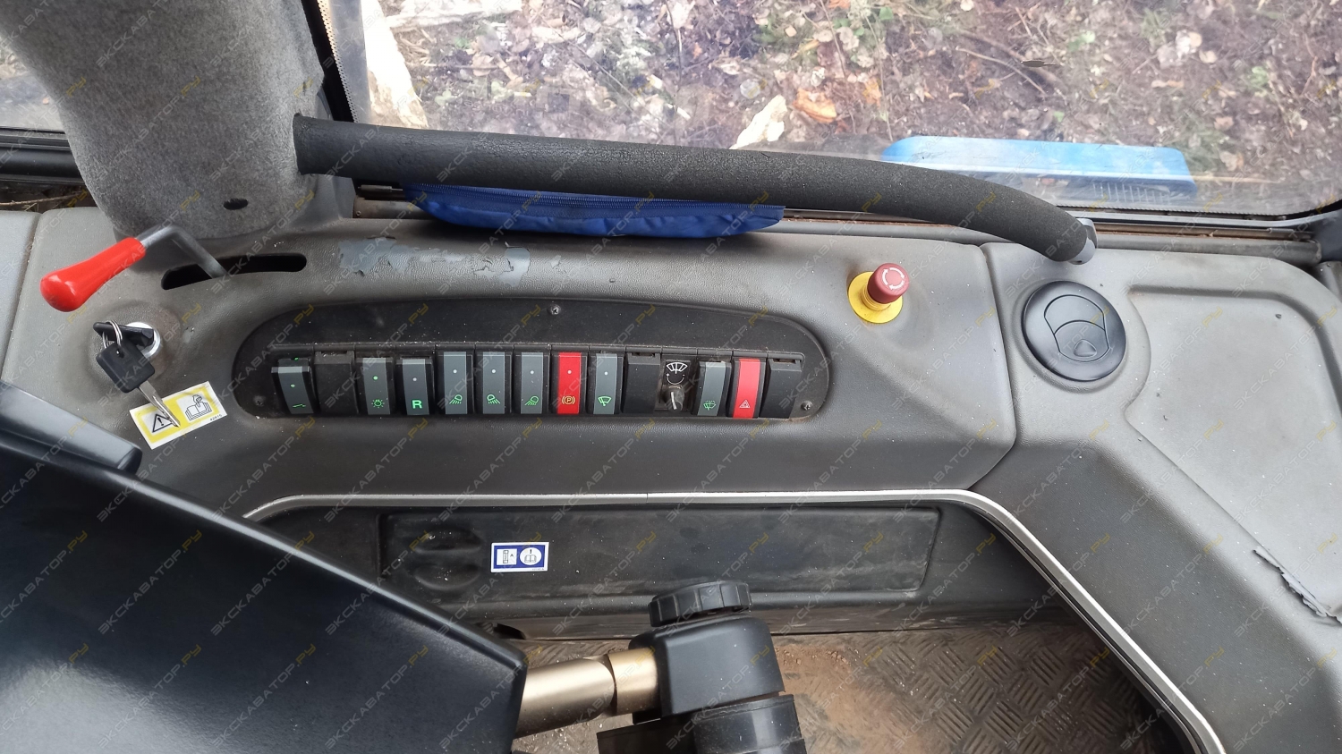 EC220DL [21]