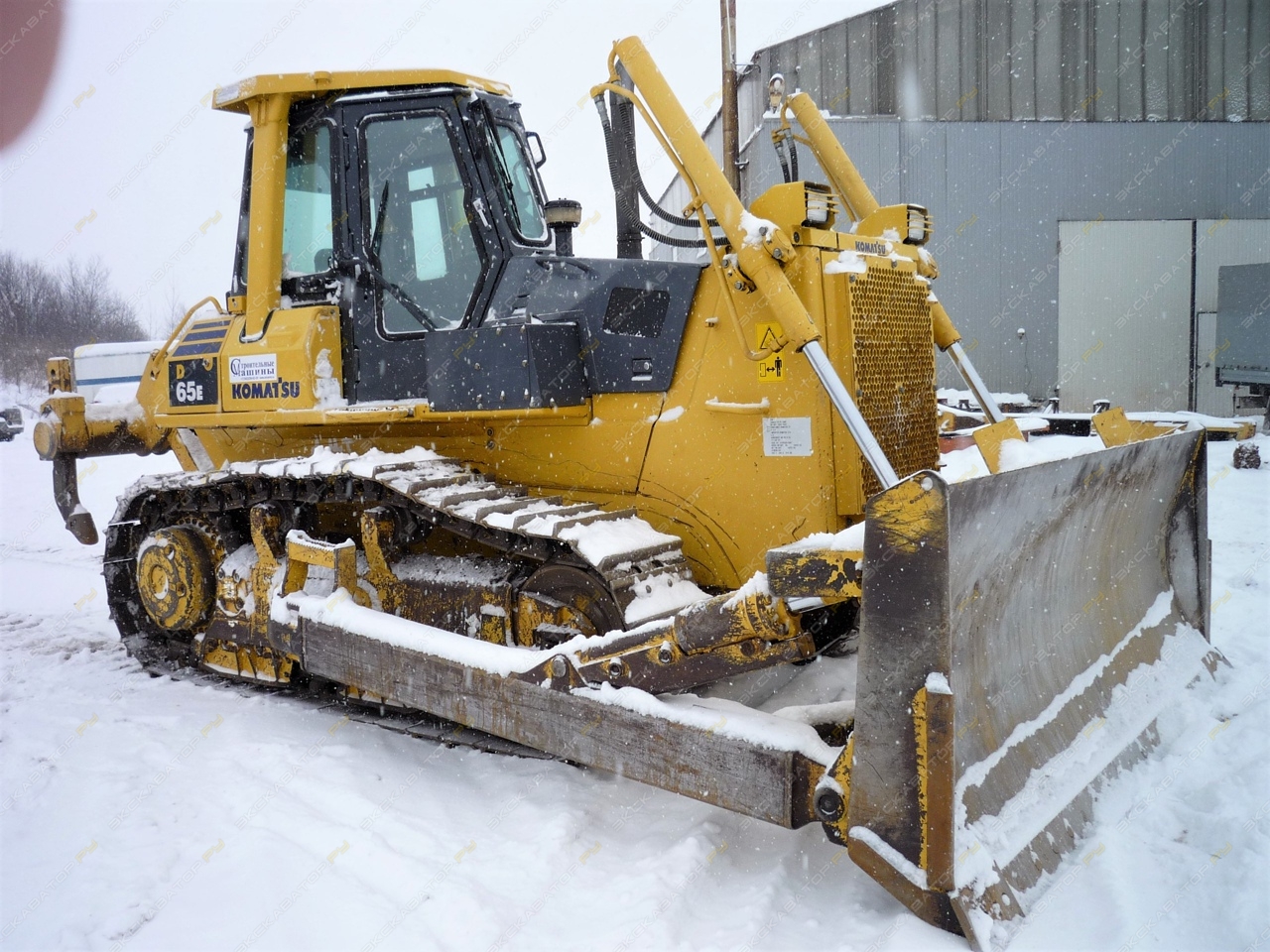 Komatsu D65E-12E [0]
