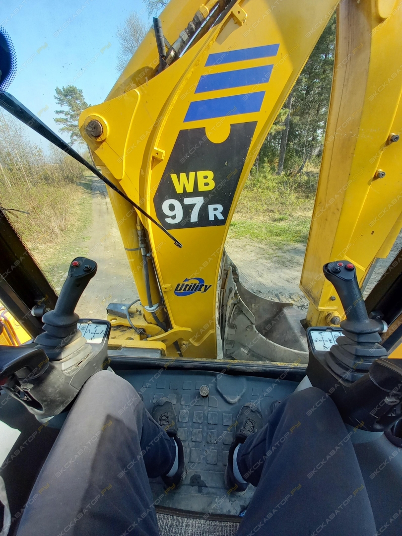 Komatsu WB97R [4]
