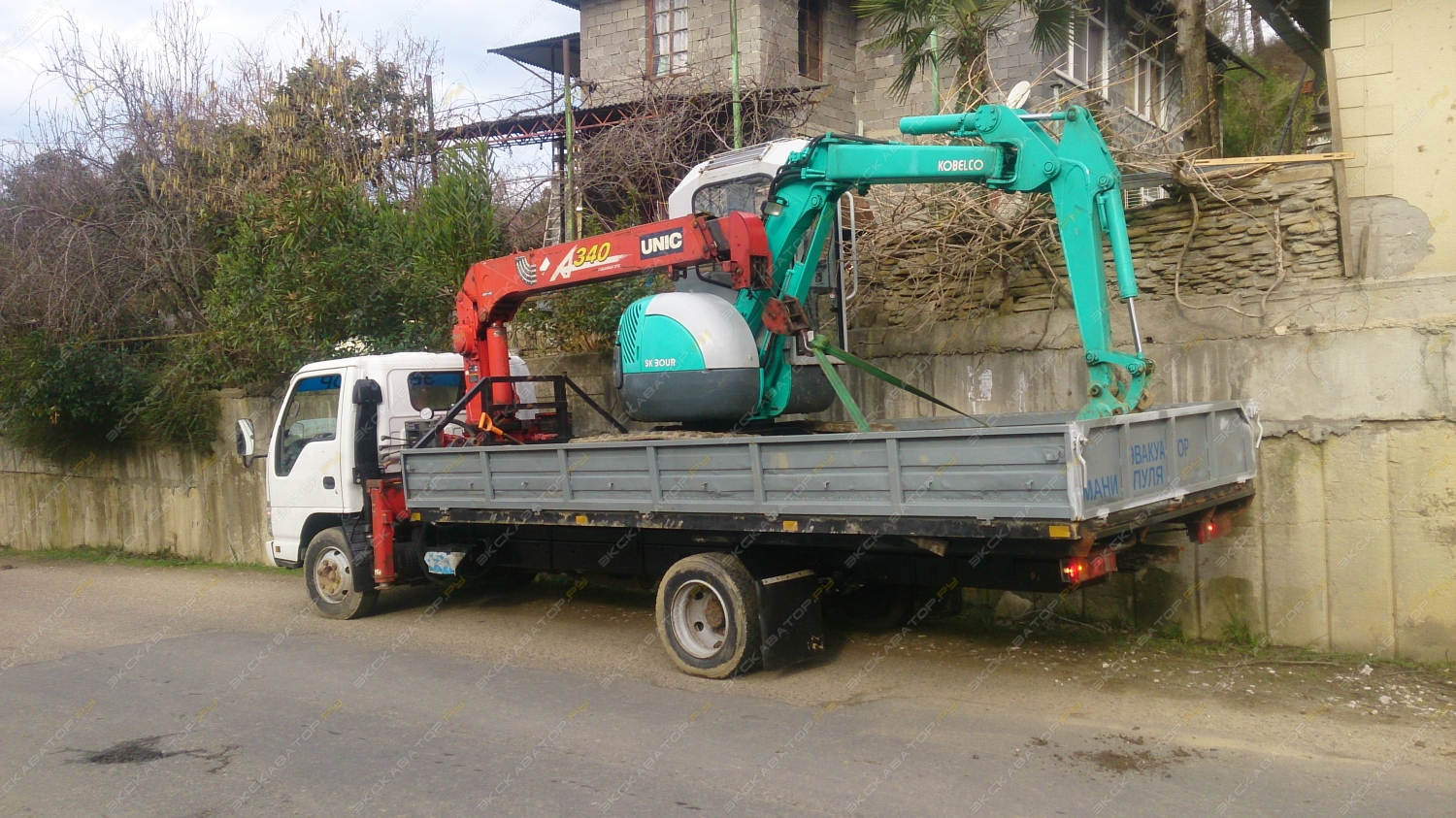 Kobelco SK30UR [3]