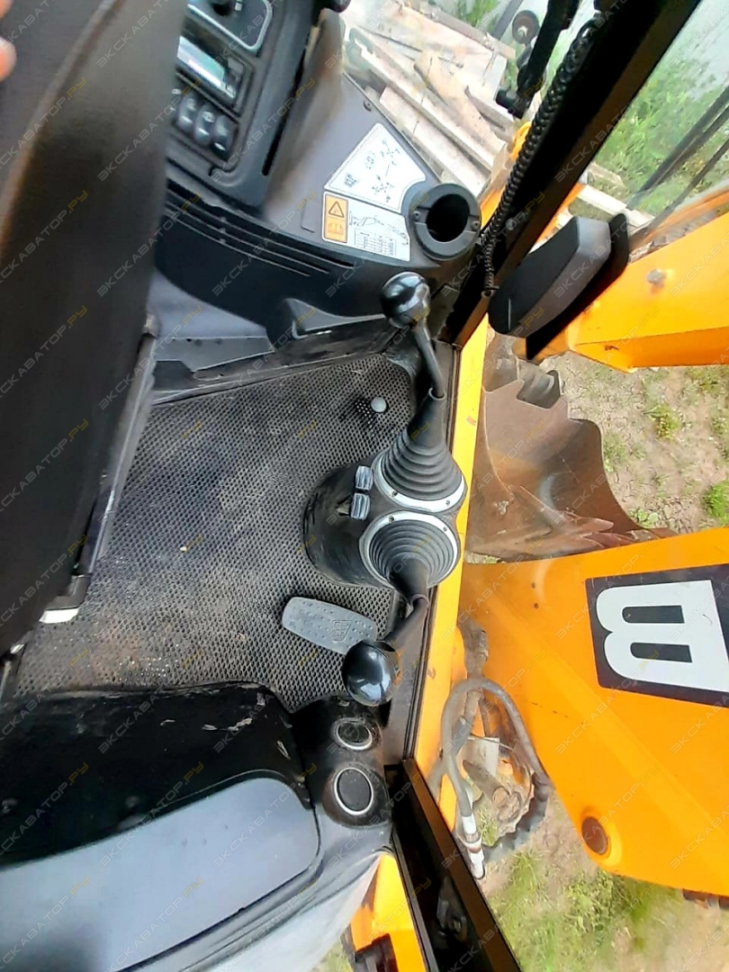 JCB 3CX [15]