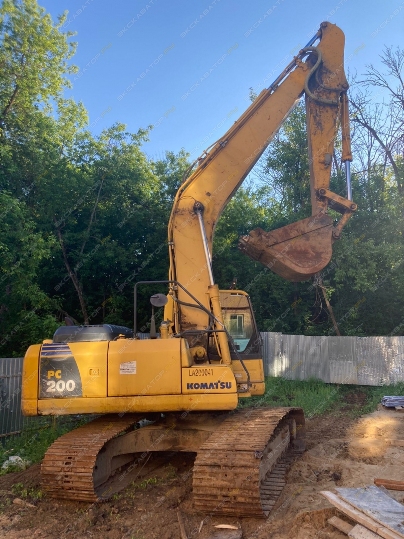Komatsu PC200-8 [2]