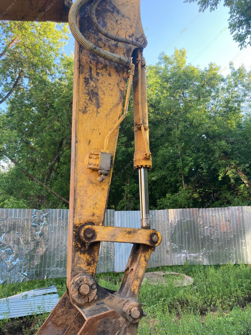 Komatsu PC200-8 [14]
