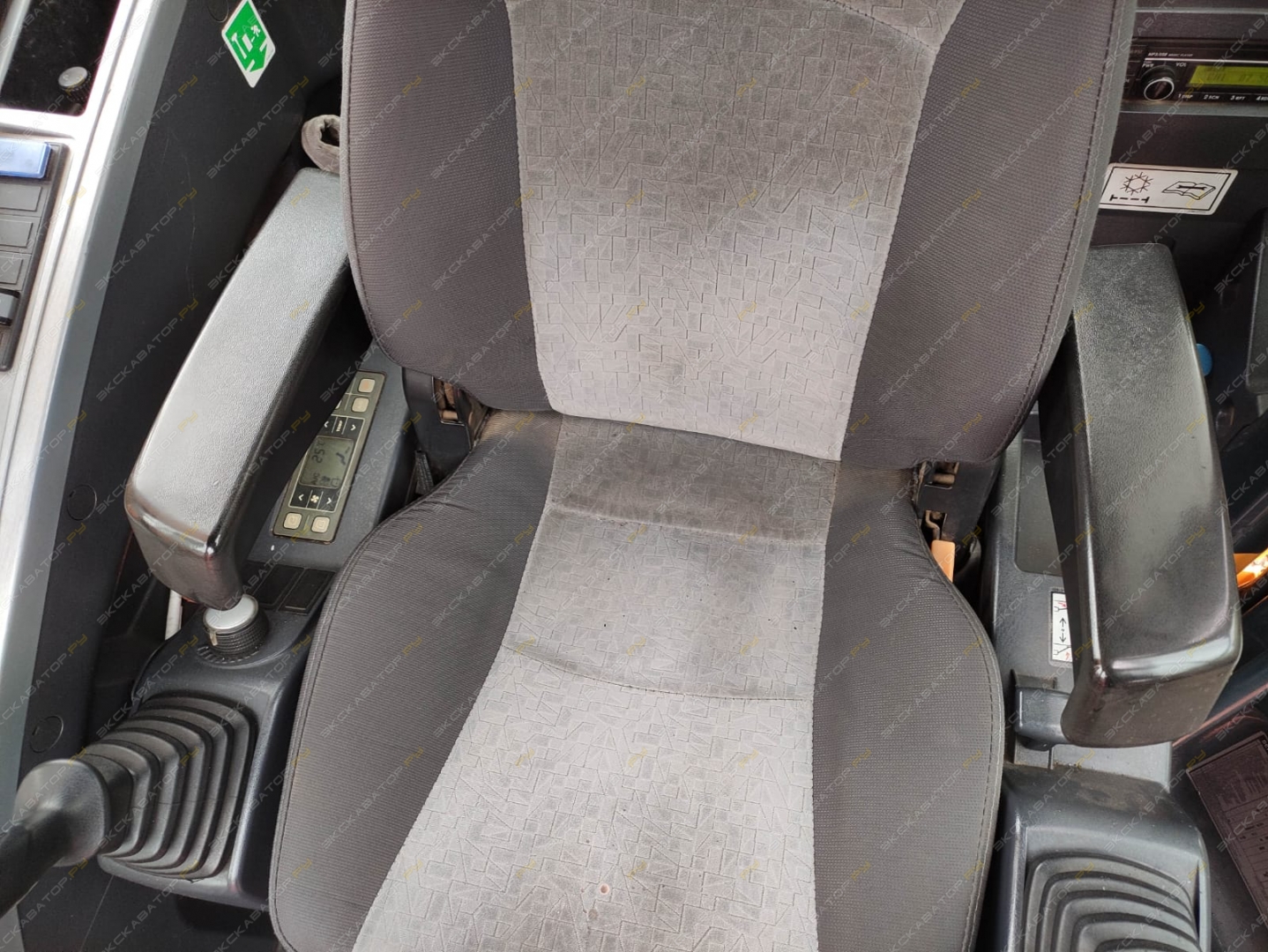 Hyundai R140W-9S [13]