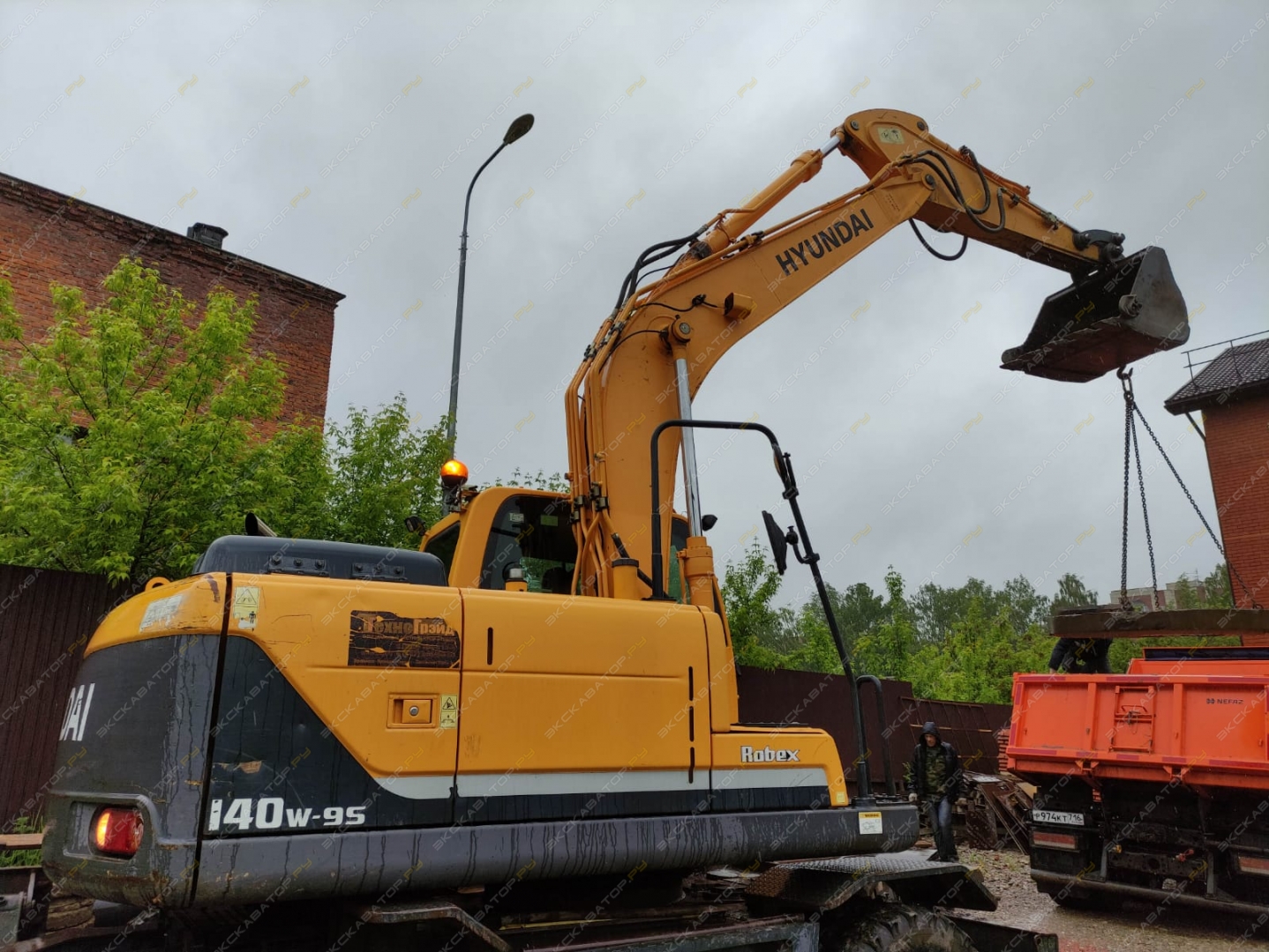 Hyundai R140W-9S [14]