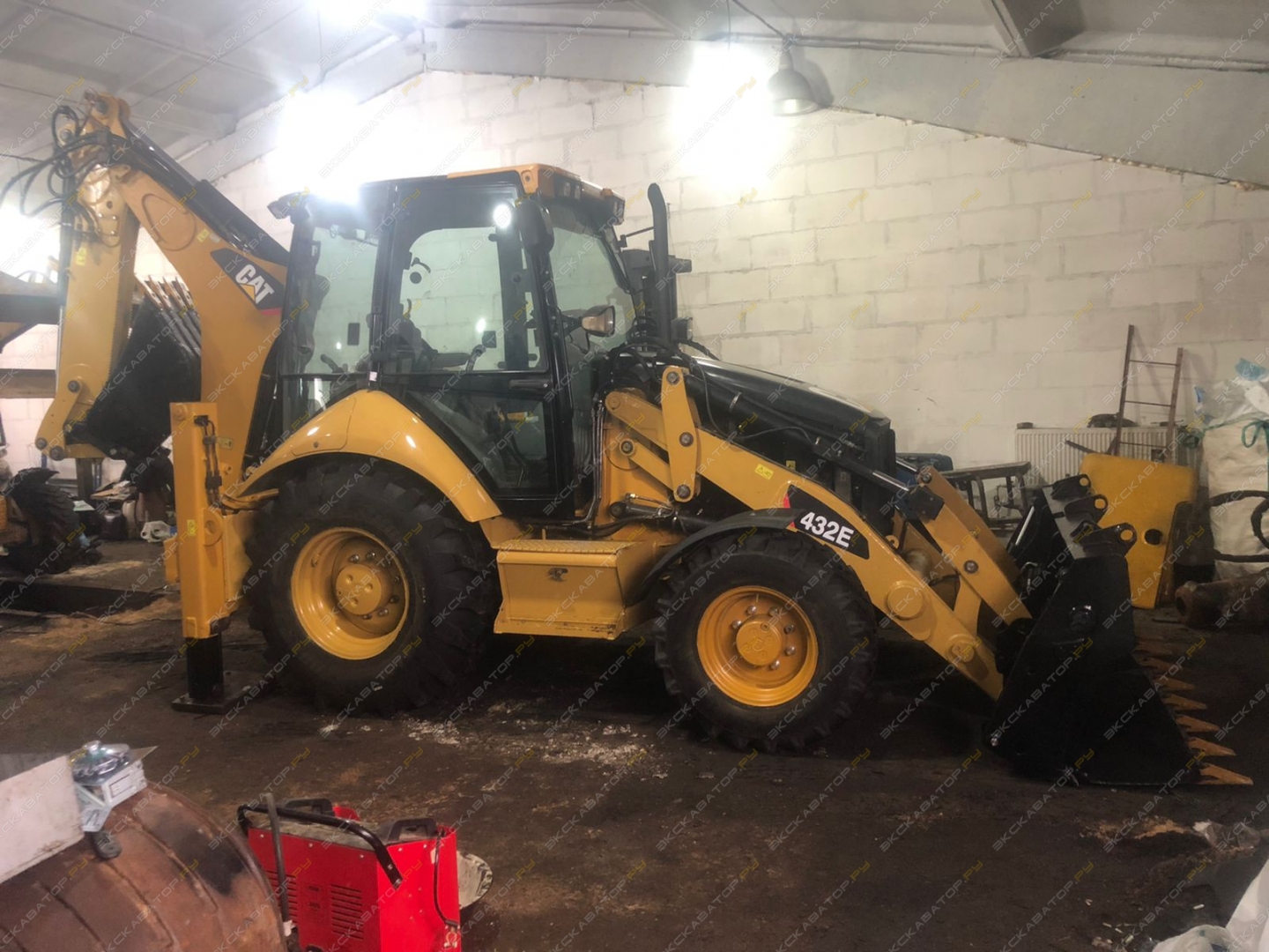 Caterpillar 432E [11]