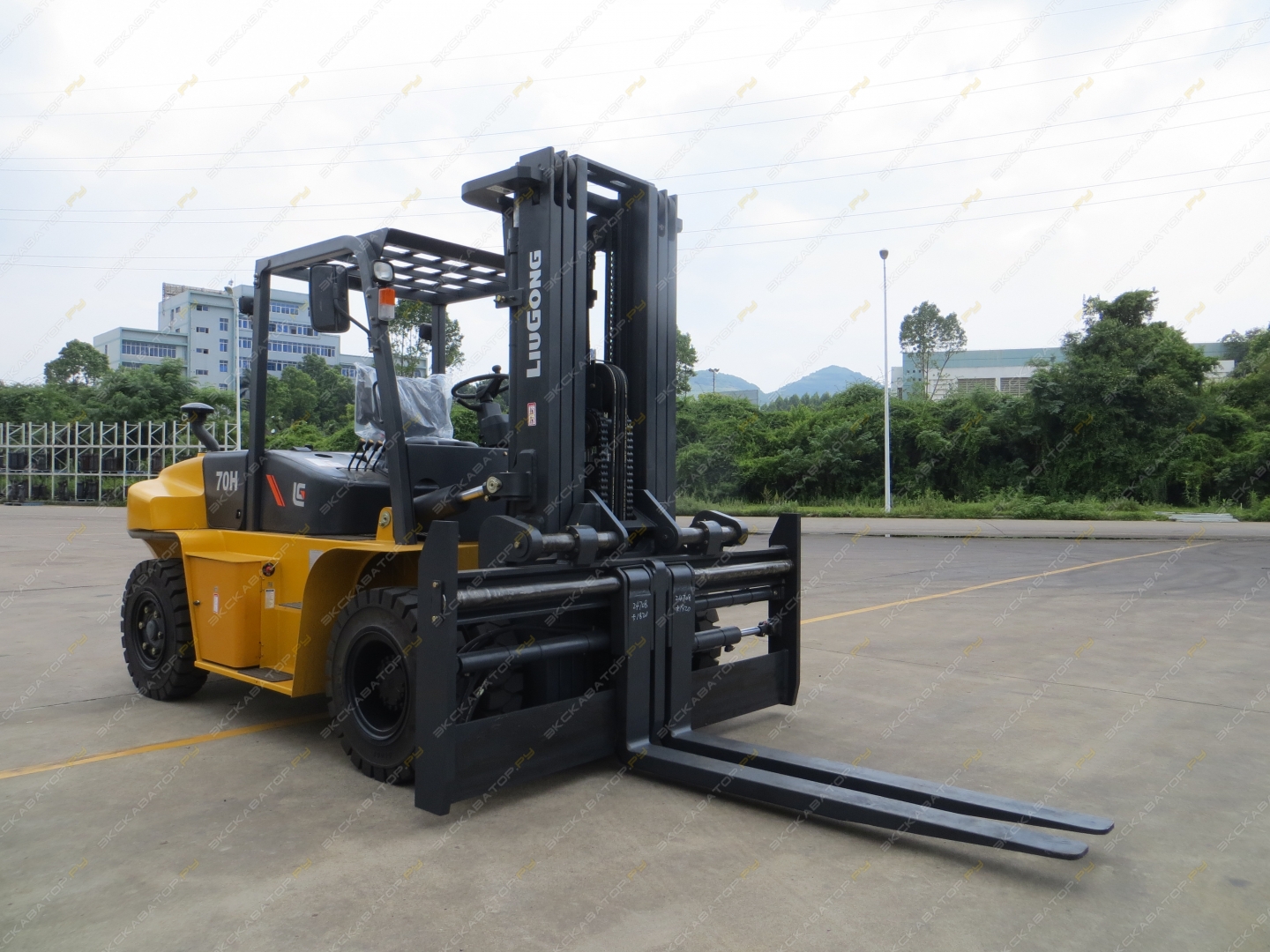 Liugong CLG2070H [8]