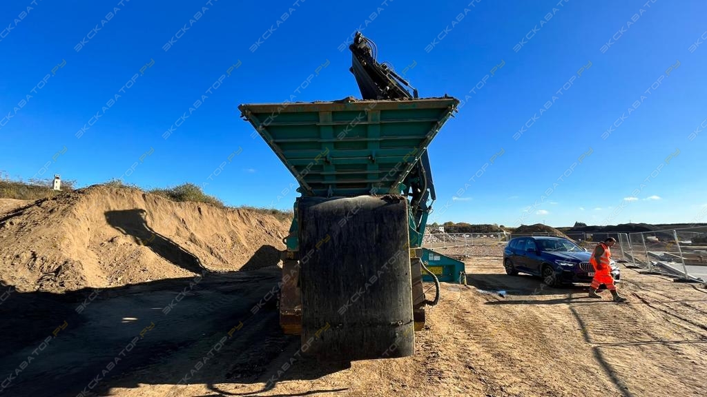 Powerscreen Warrior 2100 [3]