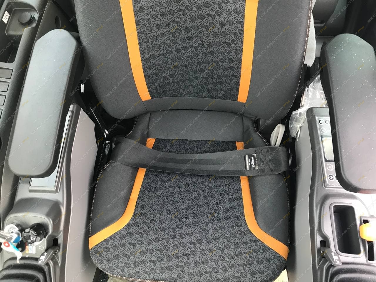 Case CX300C [8]