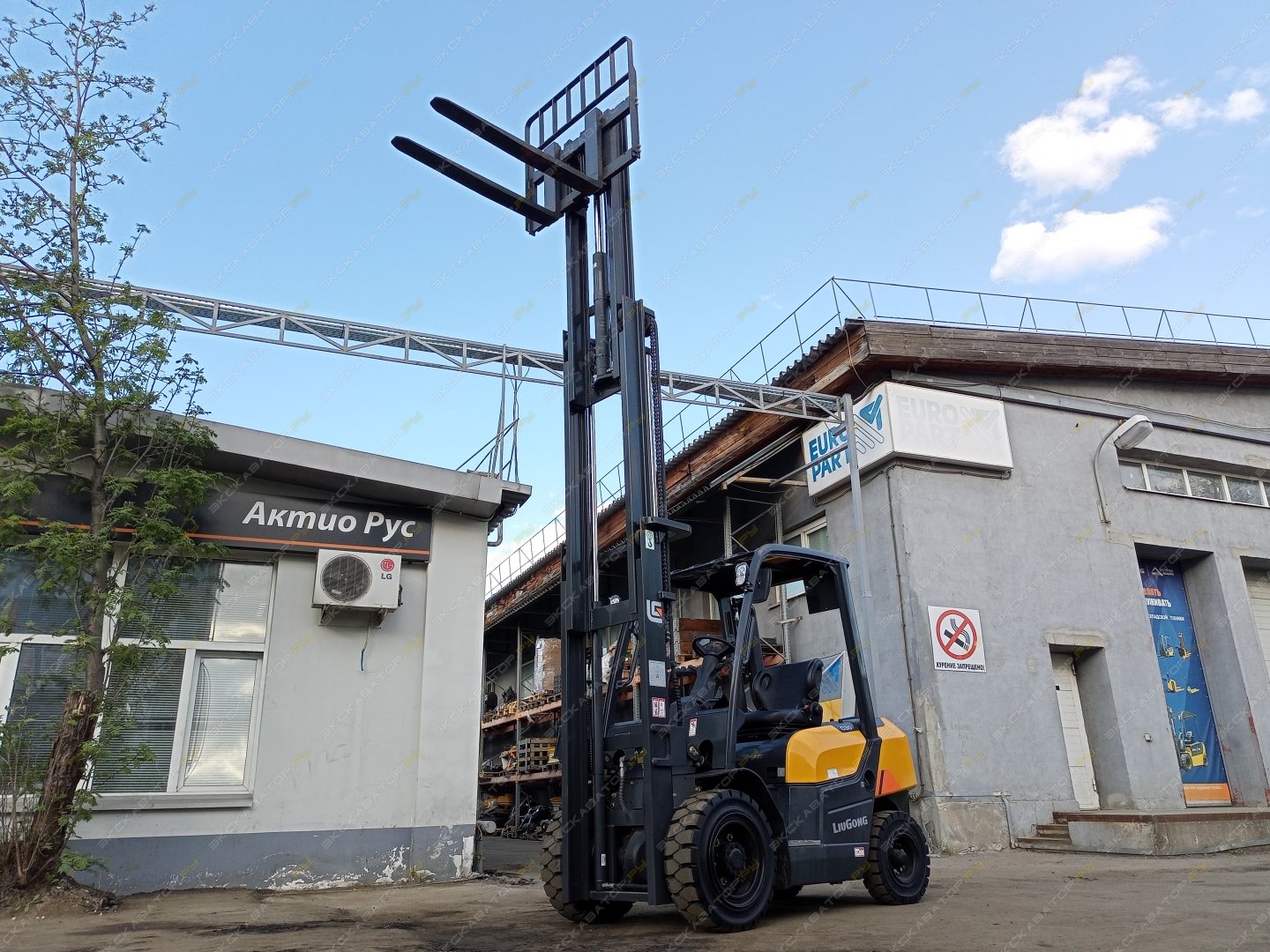 Liugong CLG2030H [1]