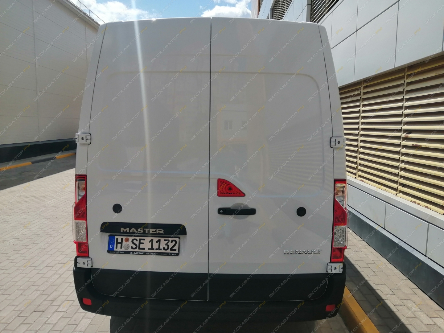 Renault Master 2.3 MT FWD L2H3 [2]