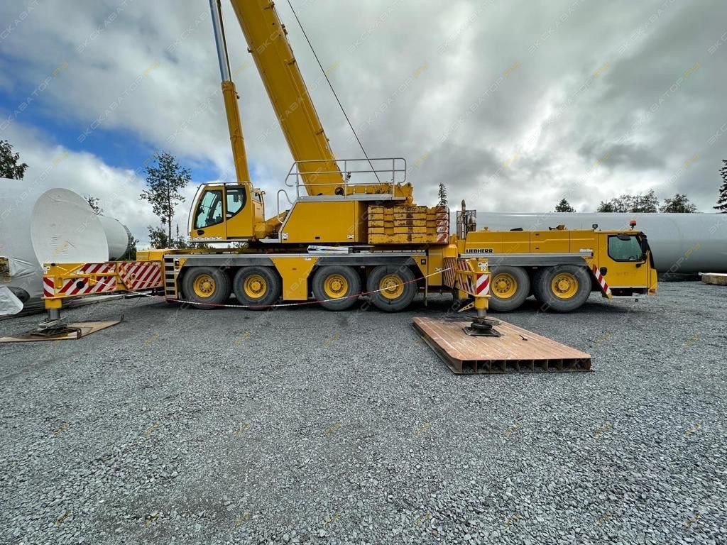 Liebherr LTM 1300-6.2 [1]