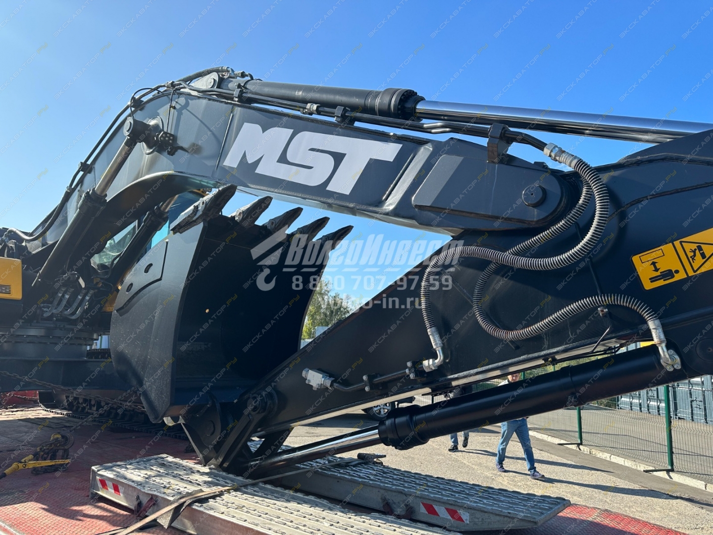 MST M220LC [9]