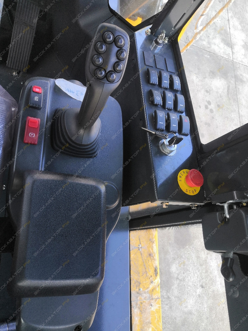Liugong CLG2450H [13]