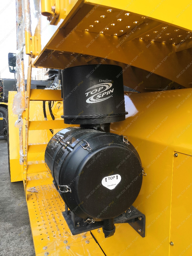 Liugong CLG2450H [6]
