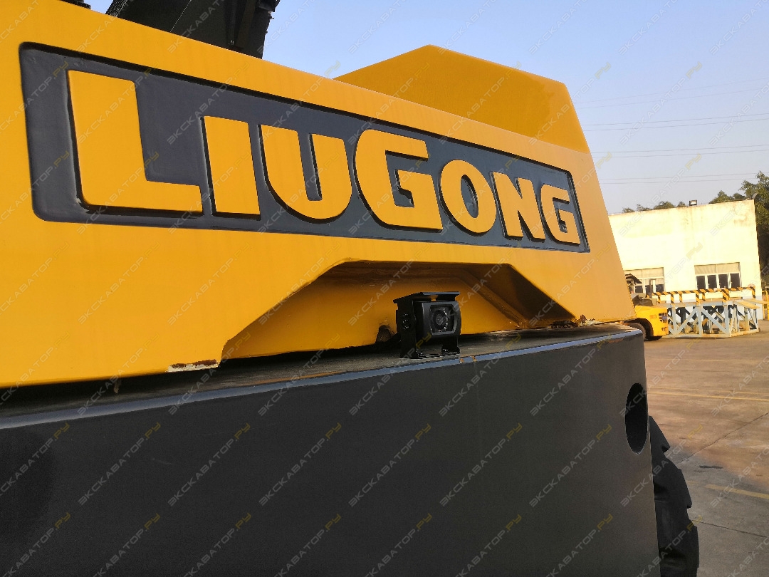 Liugong CLG2450H [4]