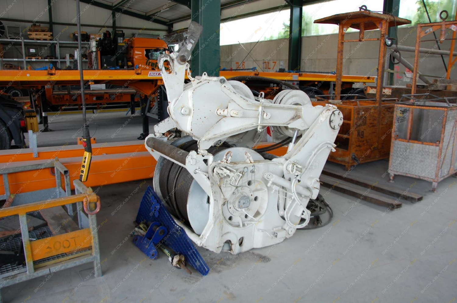 Liebherr LTM 1300-6.2 [32]