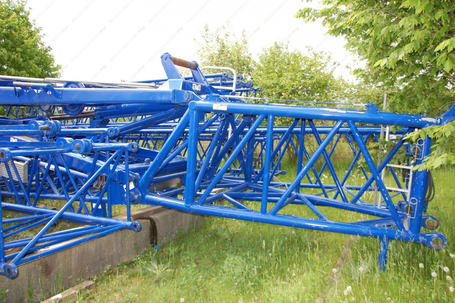 Liebherr LTM 1300-6.2 [29]