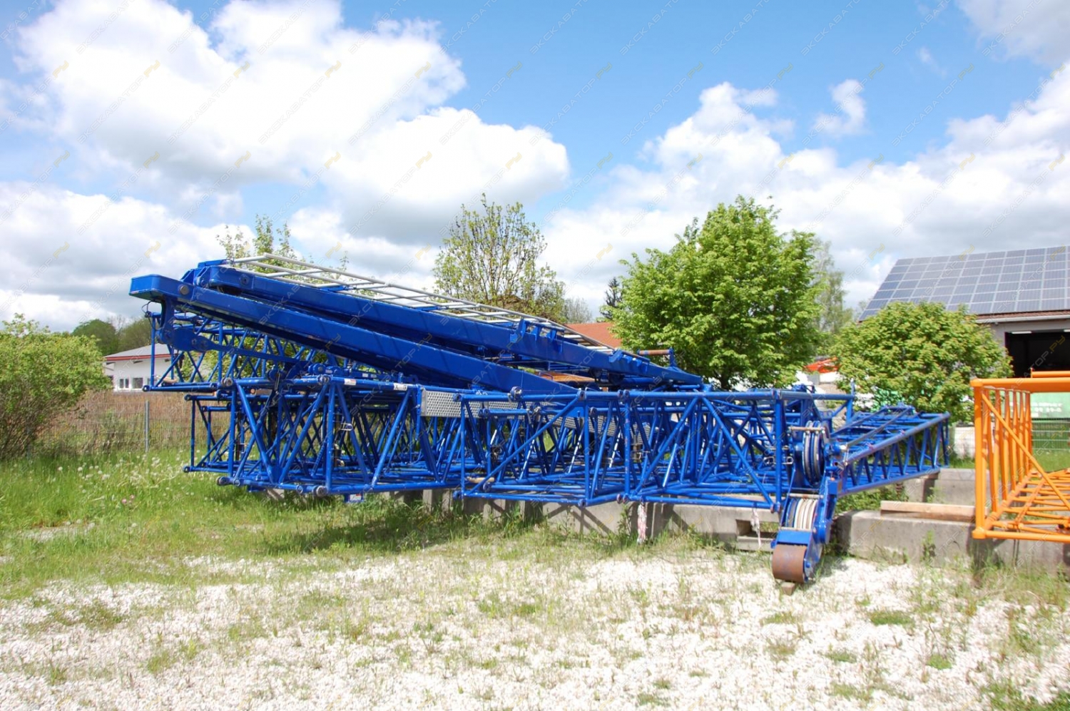Liebherr LTM 1300-6.2 [25]