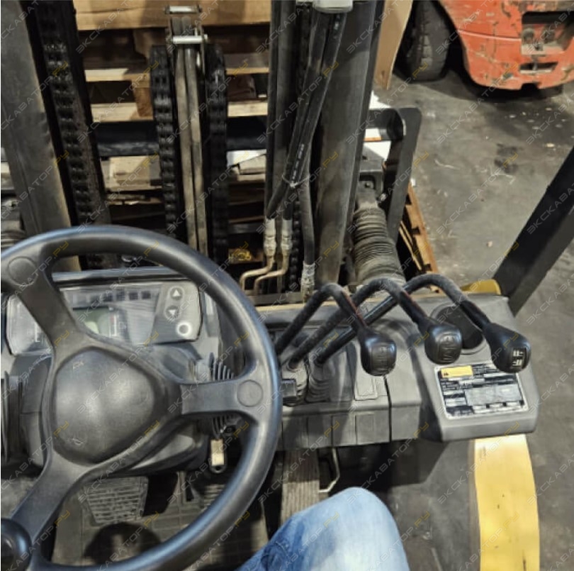 Caterpillar DP30NT [2]