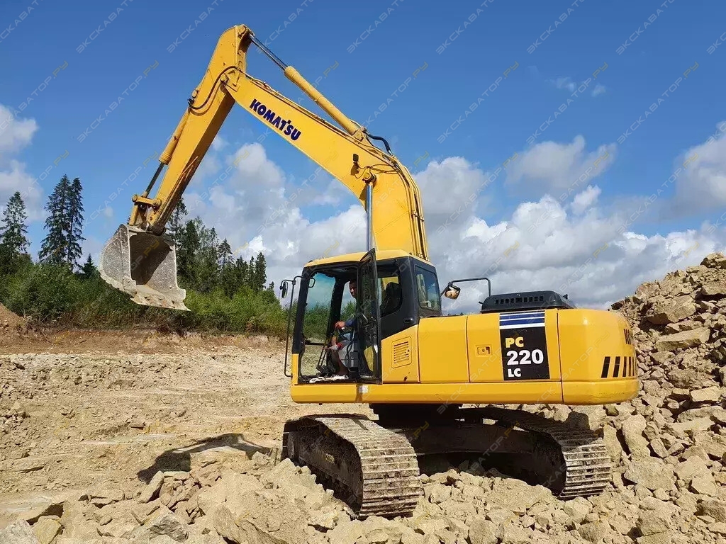 Komatsu PC220-8M0 [0]