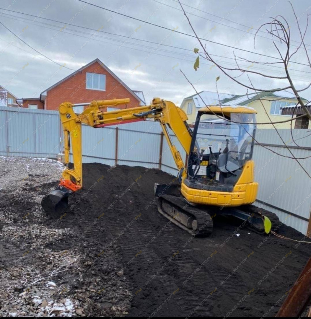 Komatsu PC38UU [2]