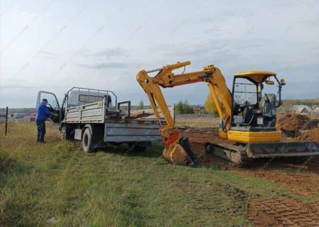 Komatsu PC38UU [1]