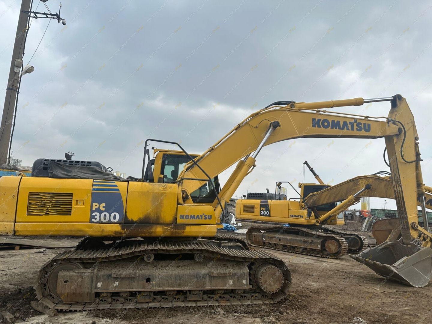 Komatsu PC300-8M0 [1]