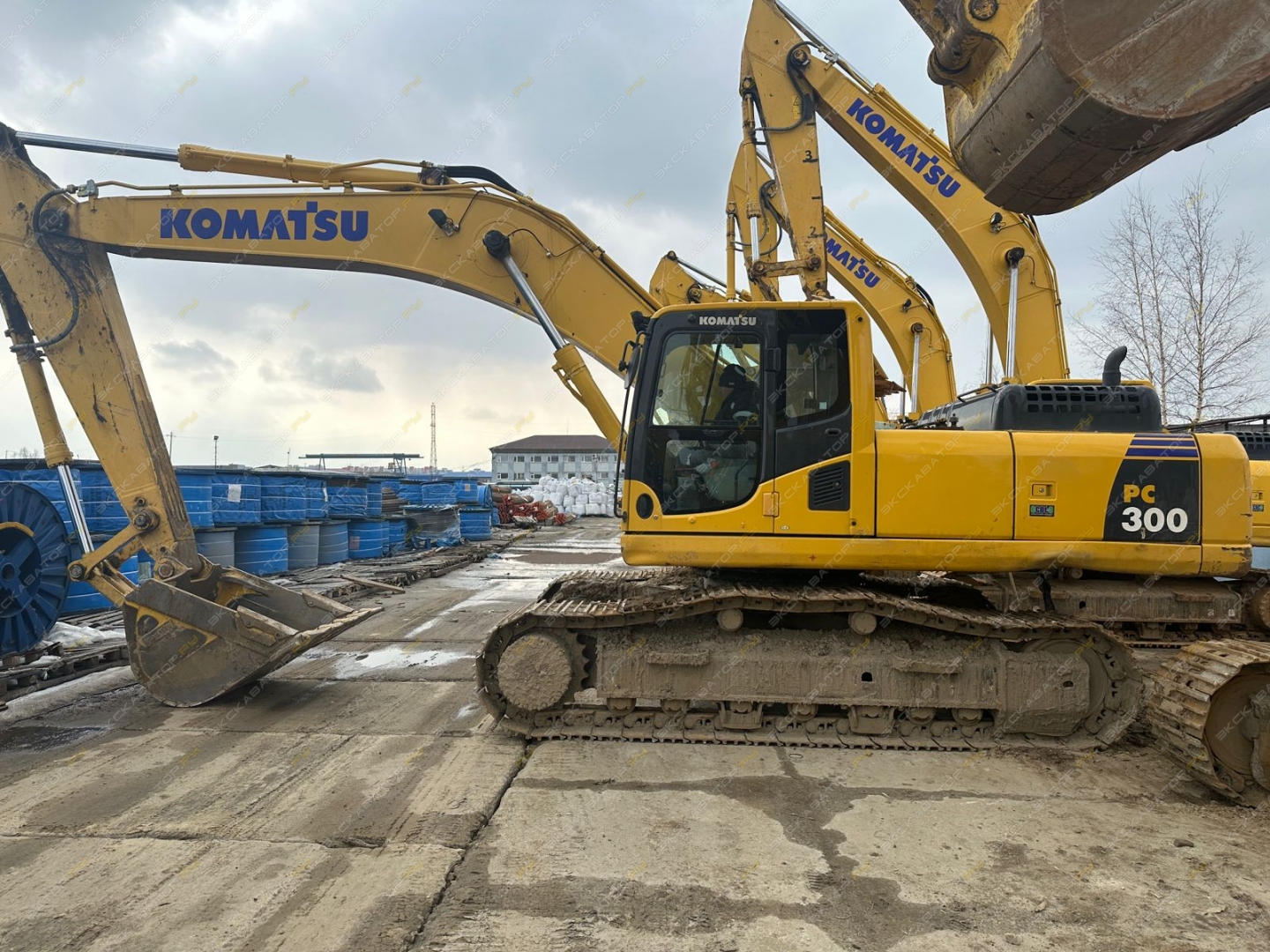 Komatsu PC300-8M0 [1]
