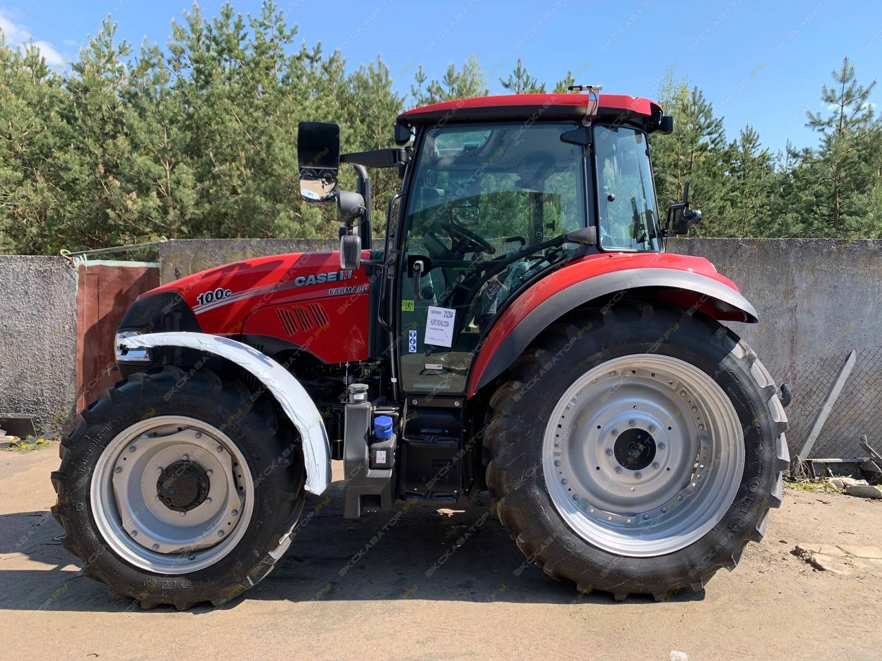Case IH Farmall 100C [0]