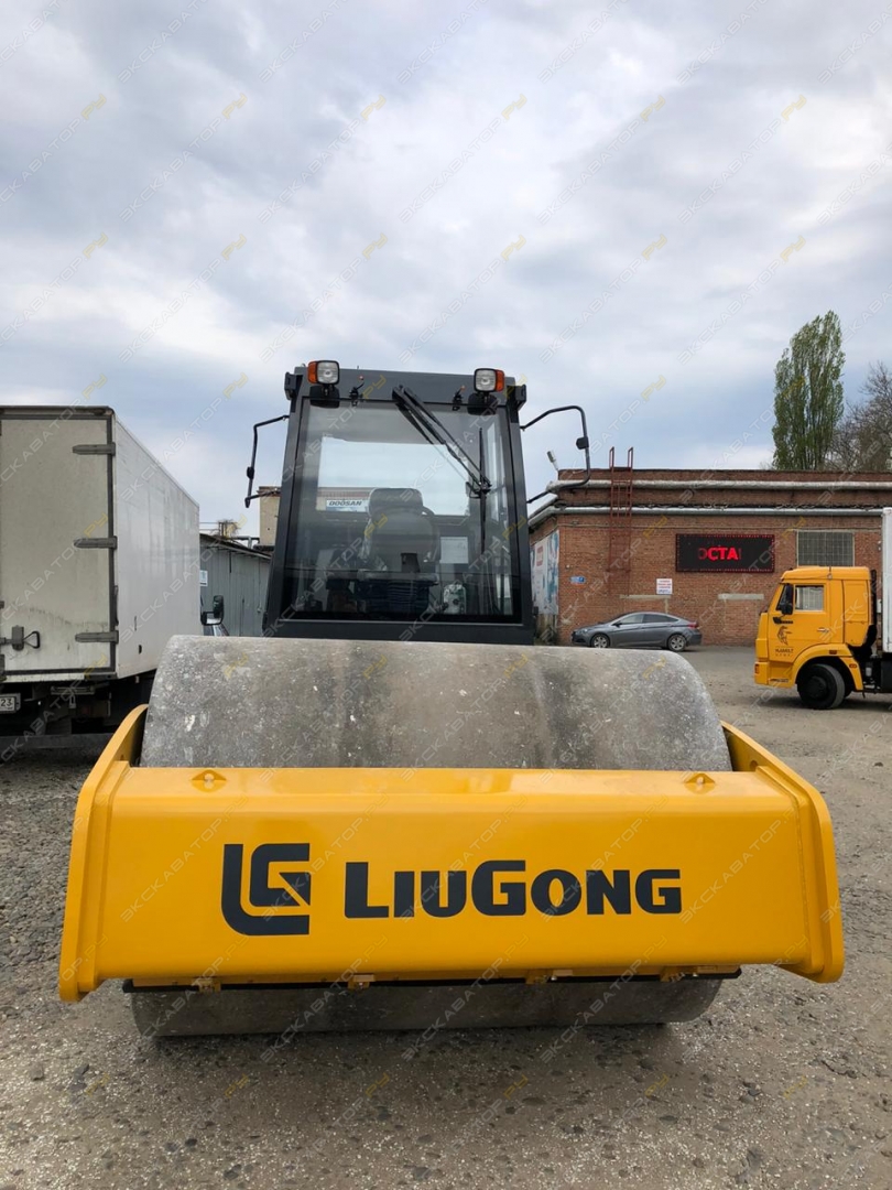 LiuGong CLG6616E [1]