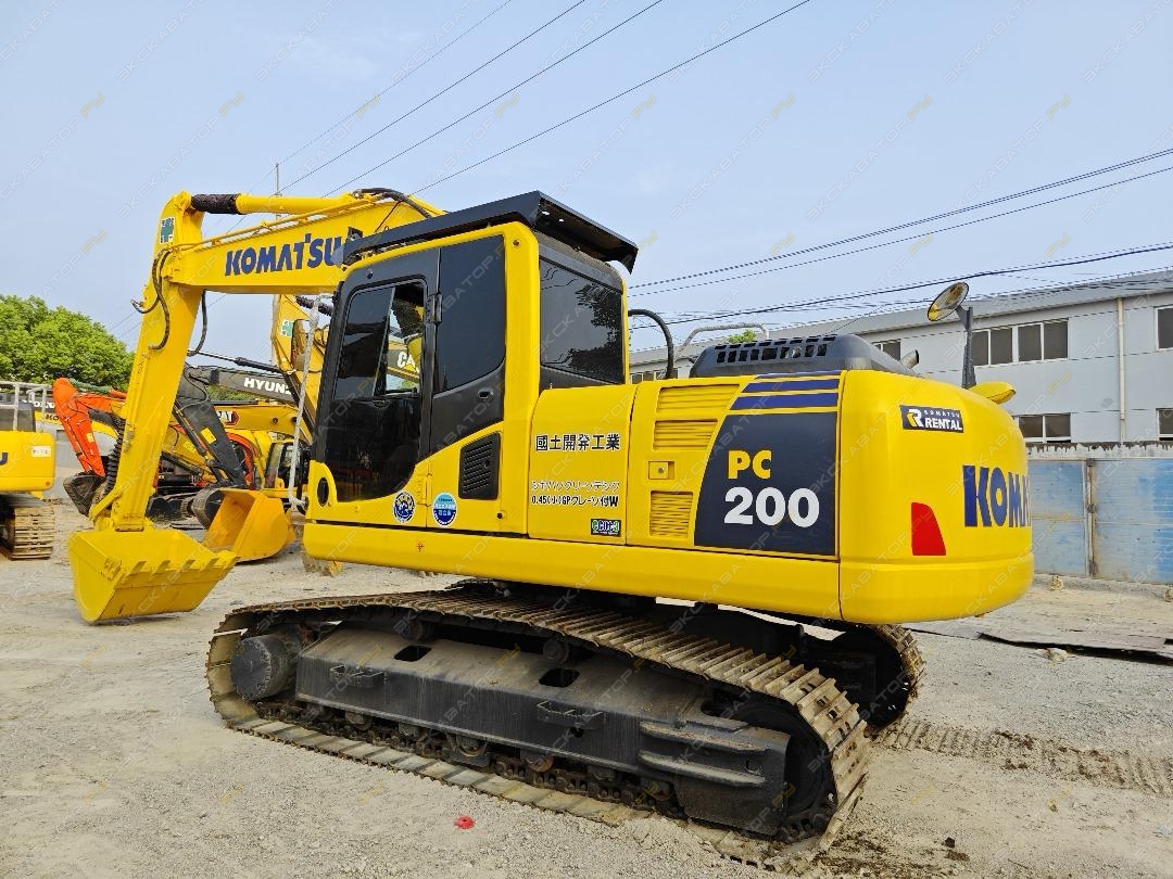 Komatsu PC200 [1]