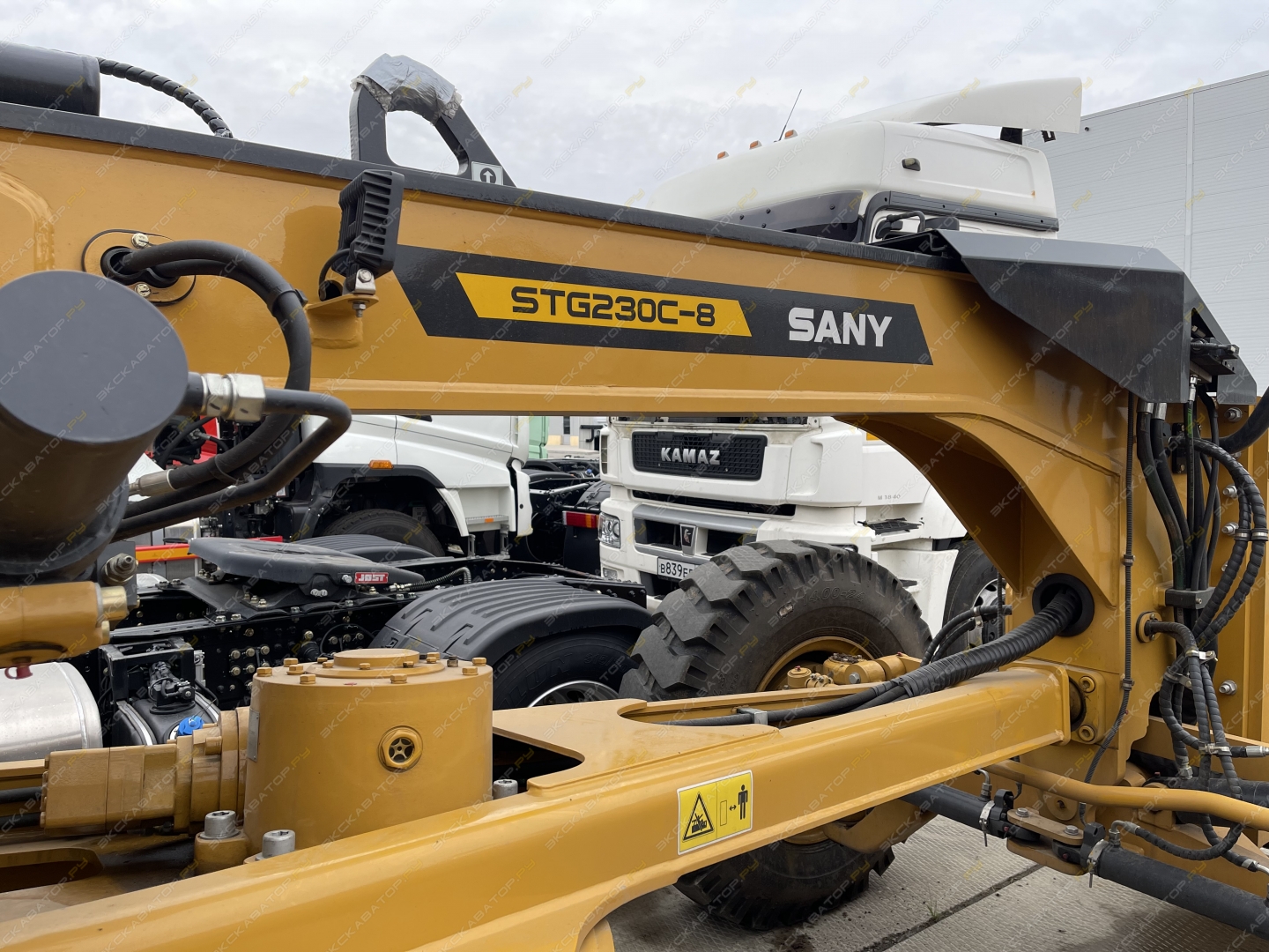 Sany STG230C-8 AWD [21]
