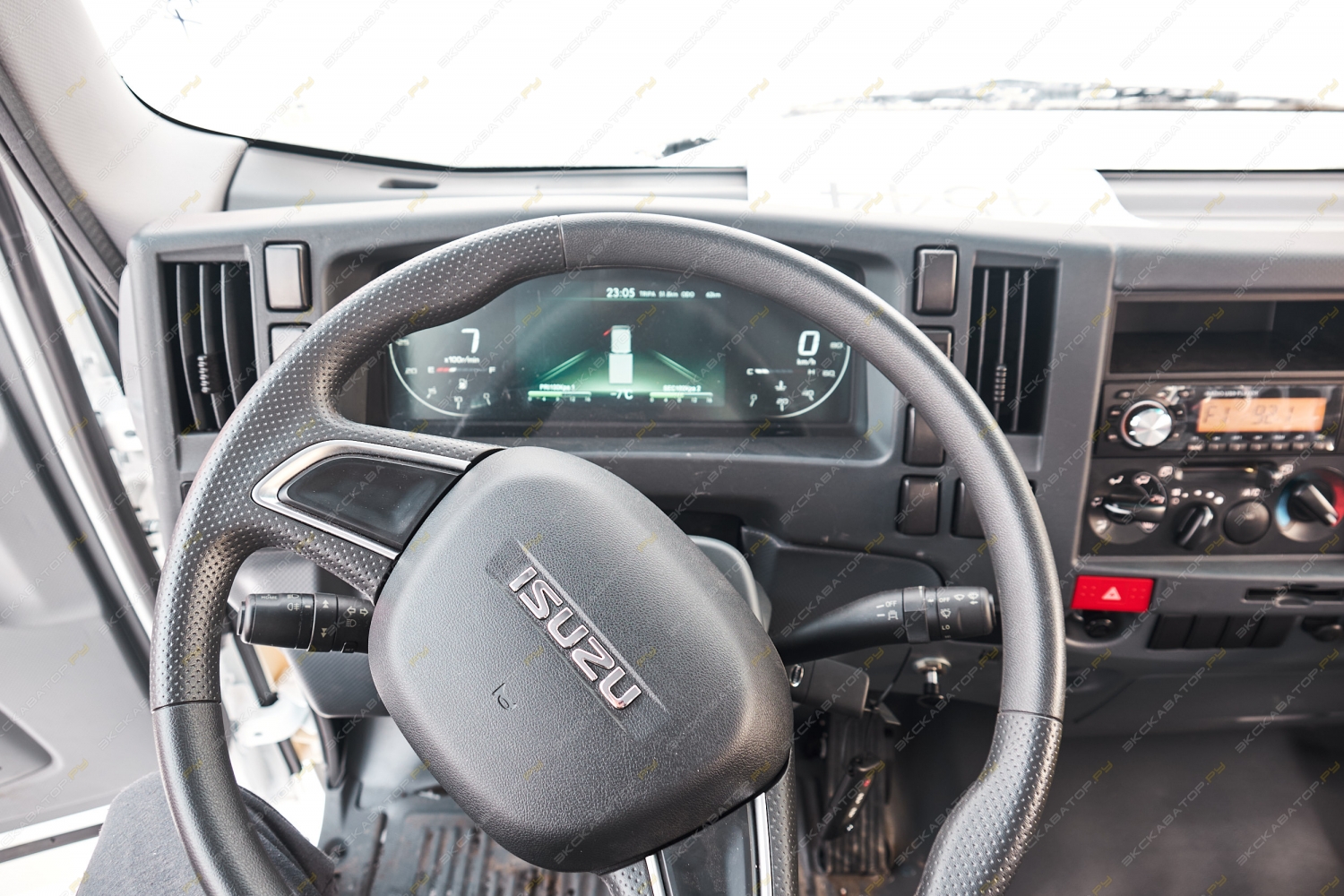 Isuzu Elf (автогидроподъемник) [5]