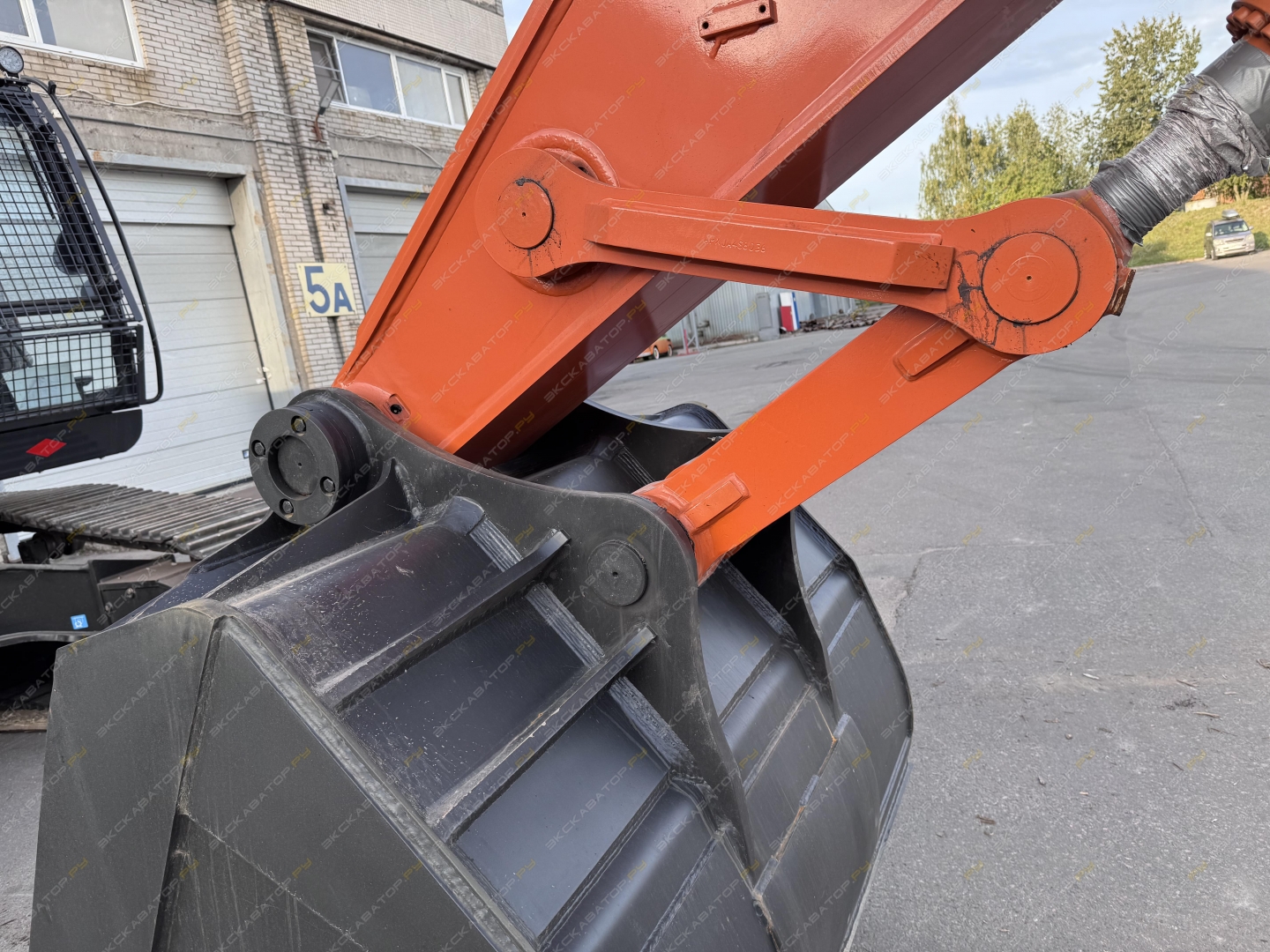 Hitachi ZX370LCH-GI [5]