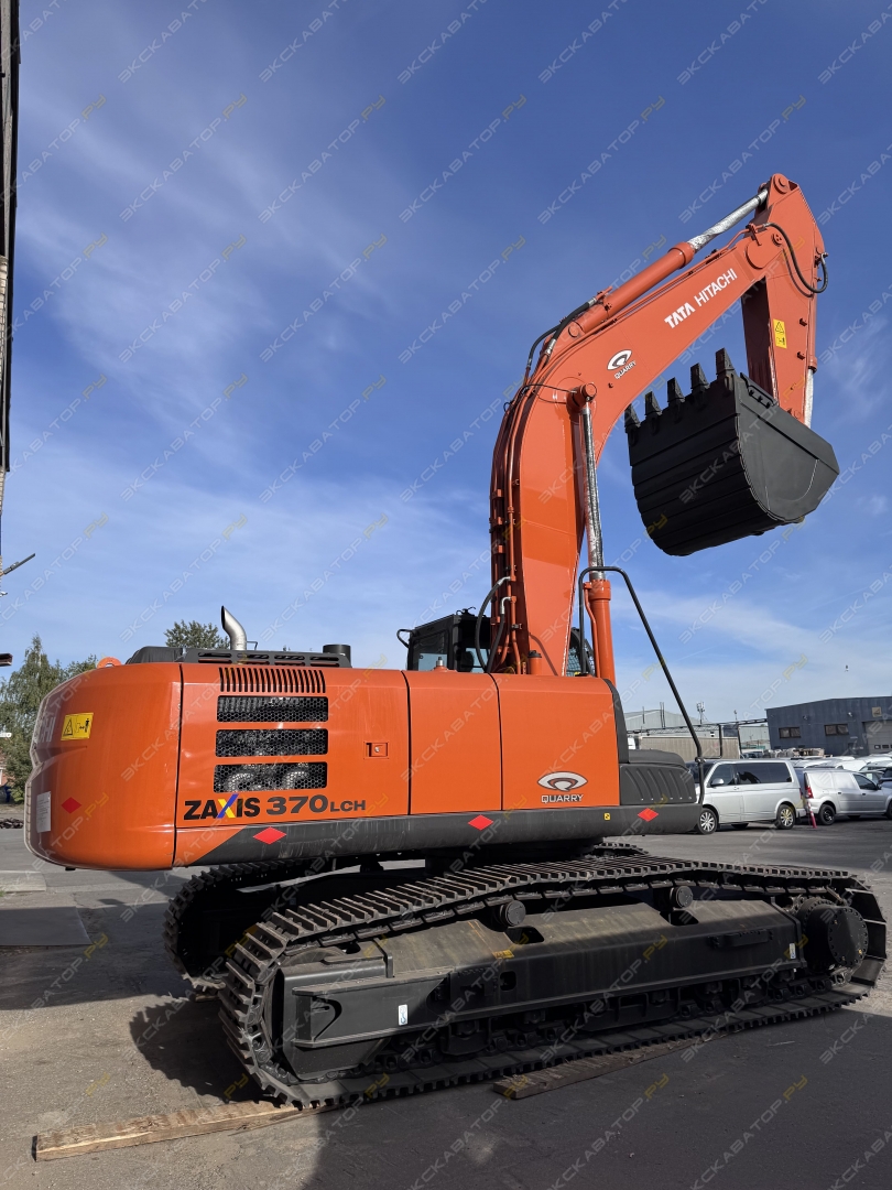 Hitachi ZX370LCH-GI [17]