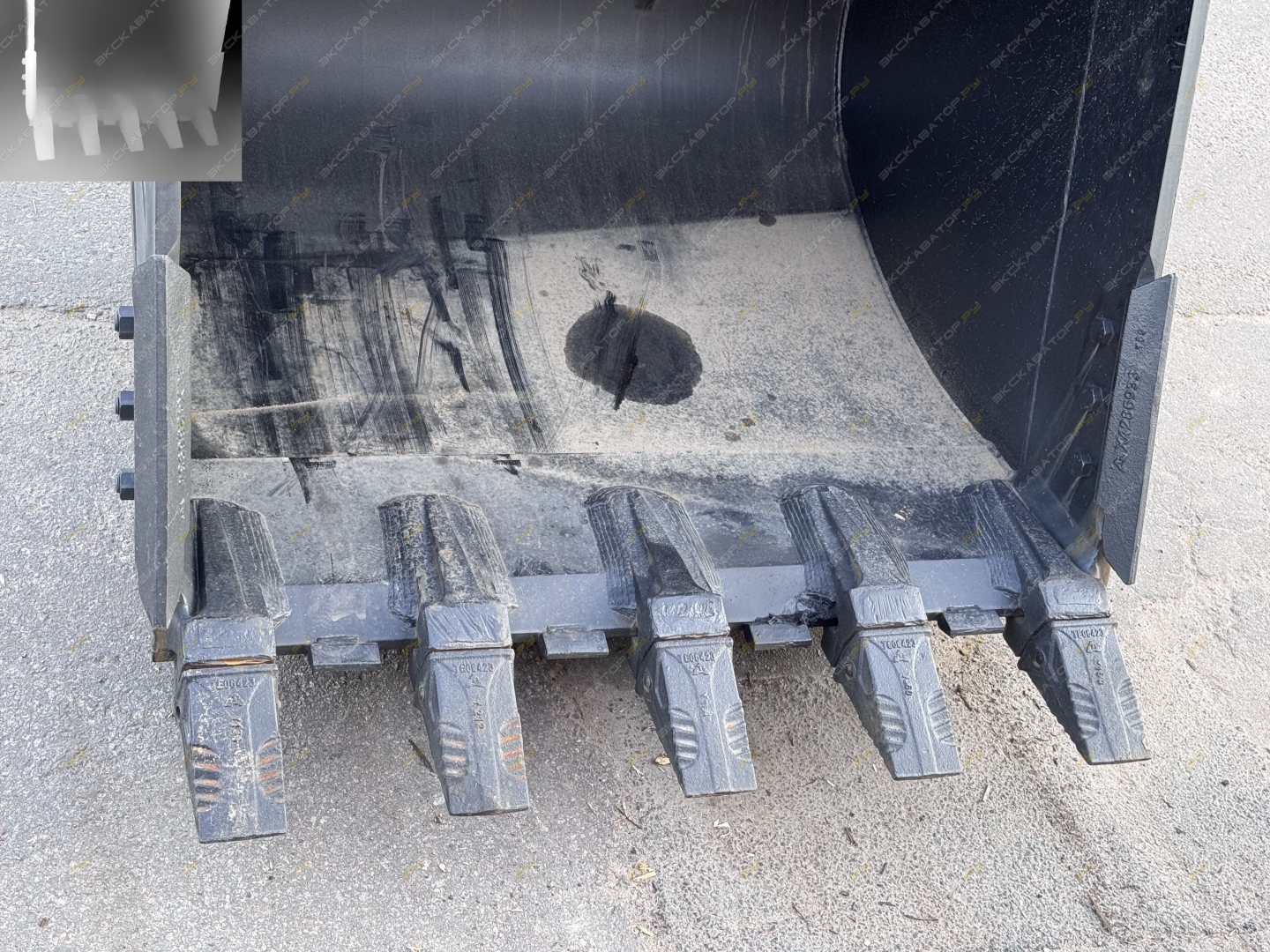 Hitachi ZX370LCH-GI [37]