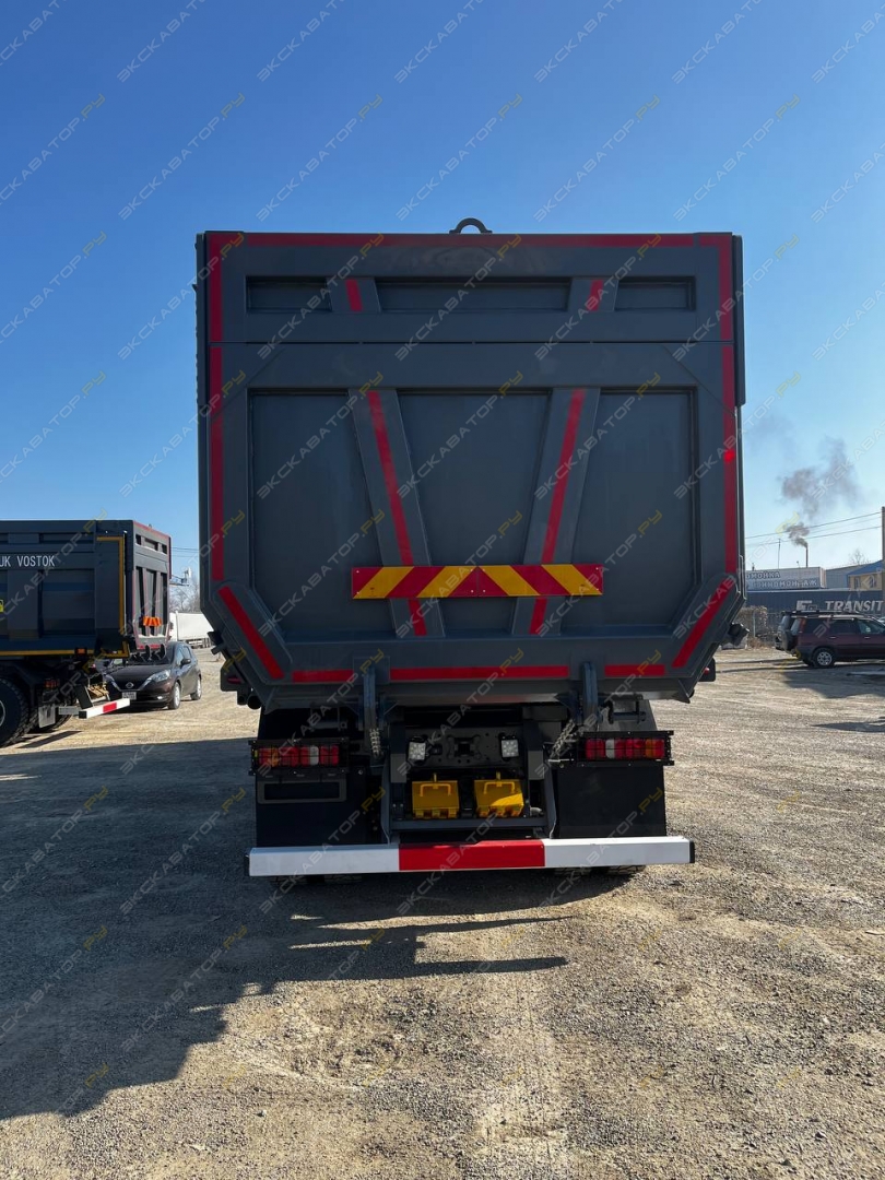 Sitrak C7H 8x4 [2]
