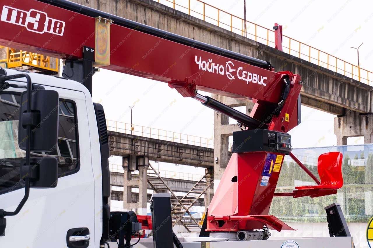 18 м. на шасси DongFeng Z55N [12]
