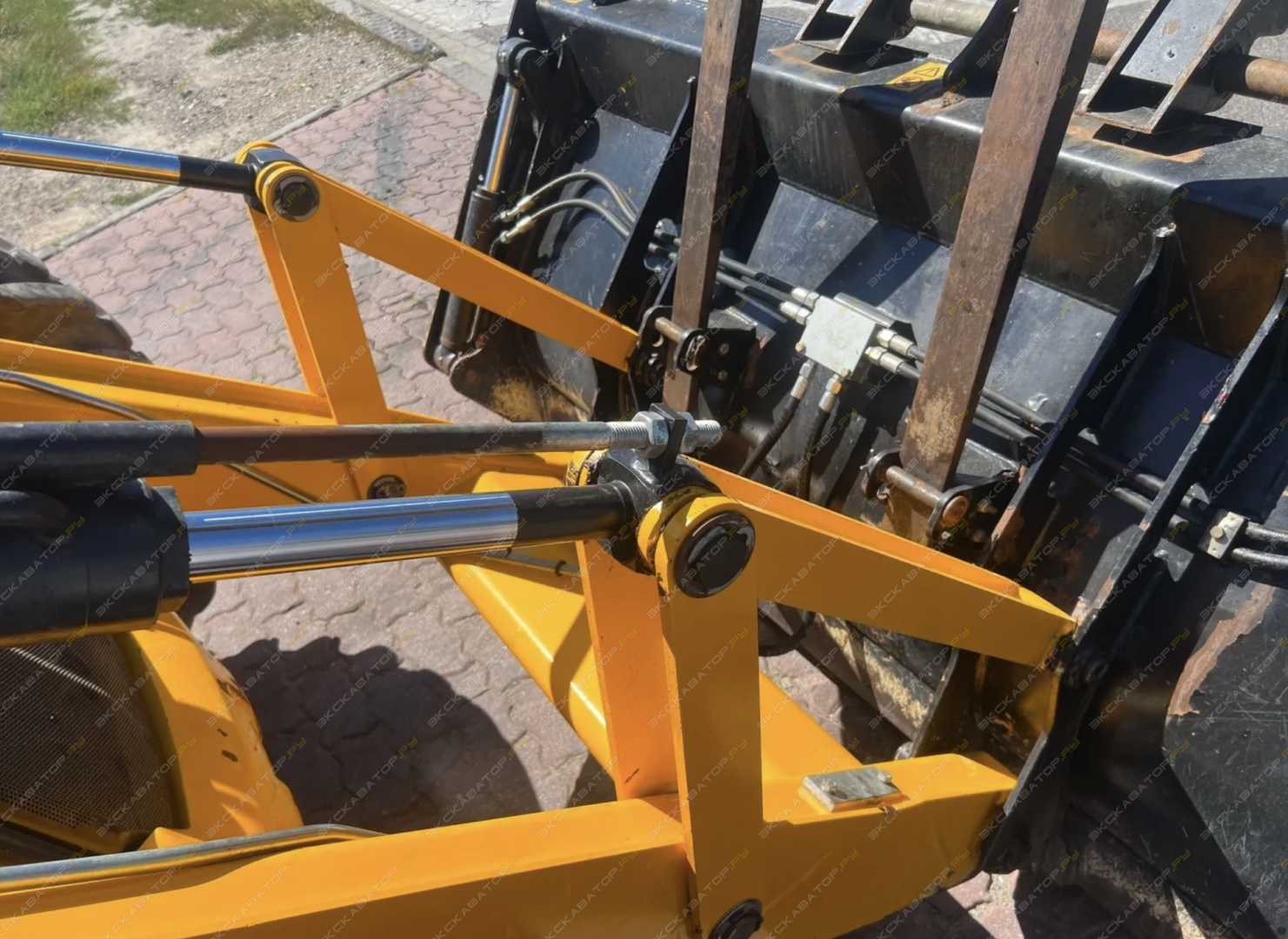 JCB 4CX ECO [3]